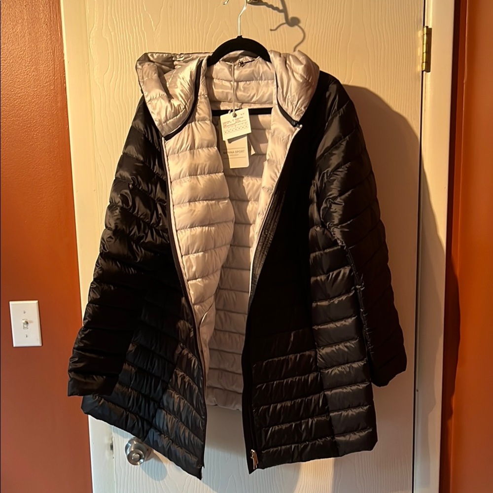 Women's Black and Gray Puffer Jacket